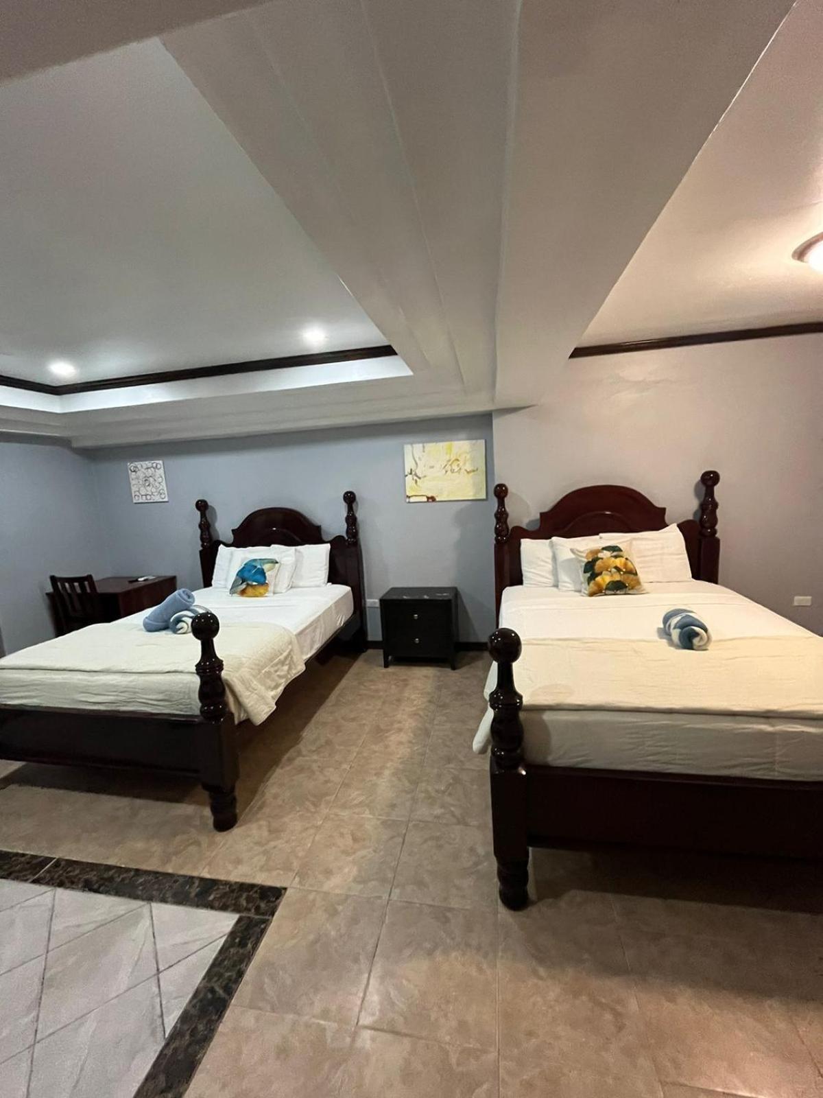 Seaside Chateau Resort Belize City Esterno foto